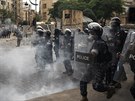 Libanontí policisté zasahují proti demonstrantm, kteí protestují v centru...