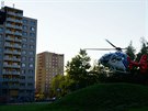 Zásah záchranáského vrtulníku pi poáru panelového domu v Bohumín na...