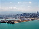 Letecký pohled ukazuje následky exploze v bejrútském pístavu. (5. srpna 2020)