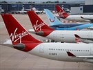 Letouny spolenosti Virgin Atlantic na letiti v Manchesteru. (8. ervna 2020)
