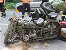 Snímek z nehody historického motocyklu IMZ-Ural mezi obcemi Okluky a Malé...