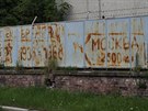 Po vytrvalých detích se na plot bývalých kasáren v Opav objevily protiruské...