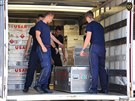 Hasii pipravují vybavení speciálního týmu USAR na odlet do Bejrútu. (5. srpna...