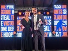 Kateina Elhotová a Tomá Satoranský jako nejlepí basketbalisté roku