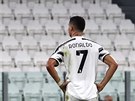 Cristiano Ronaldo v dresu Juventusu bhem osmifinálové odvety Ligy mistr s...