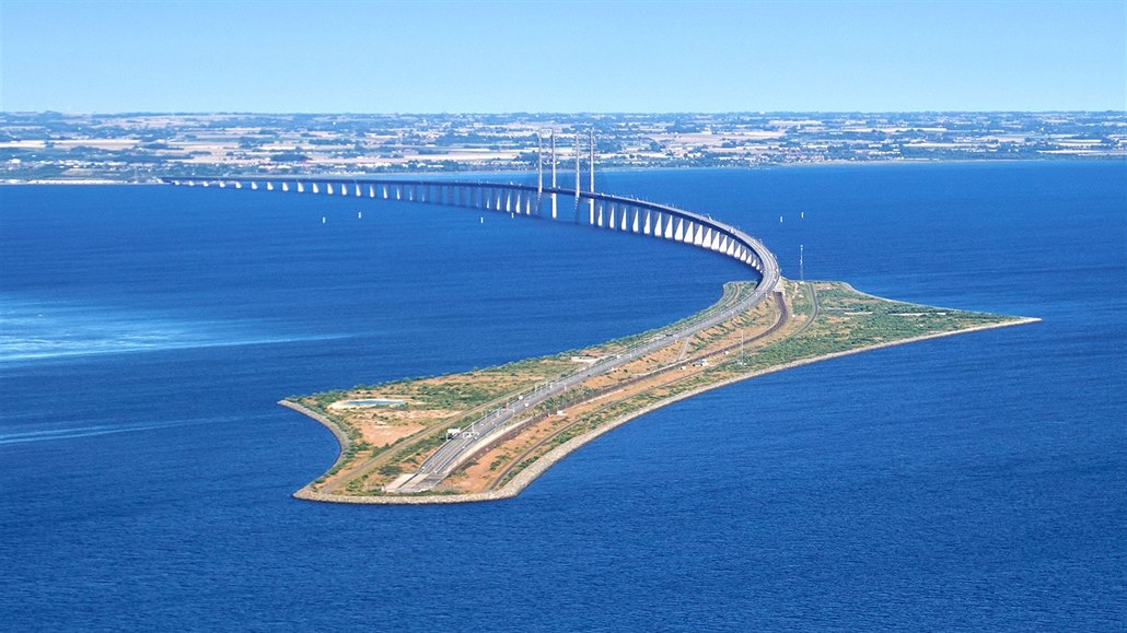 Kdybyste chtli cestou pes ikonický moský Most mezi védskem a Dánskem...