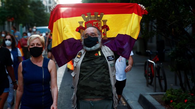Madrid. Protest proti hchm Juana Carlose I. instituci monrchie (9 srpna 2020)