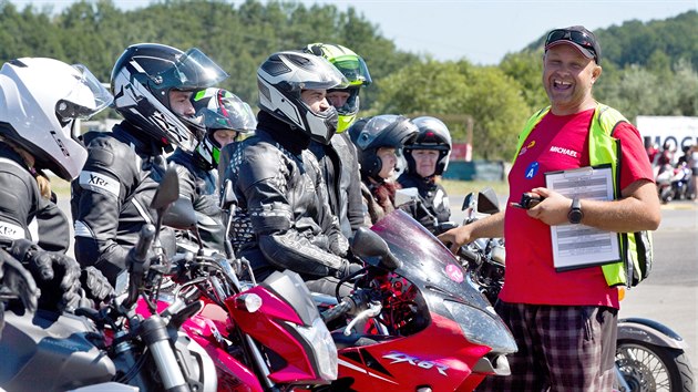 Zdokonalovací kurz jízdy na motorce na okruhu Sosnová
