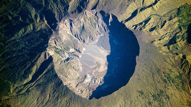 Kráter po výbuchu sopky Tambora