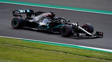 Lewis Hamilton z Mercedesu v kvalifikaci Velké ceny Británie.