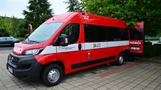 Dobrovolní hasiči z několika obcí Karlovarského kraje si převzali nová vozidla....