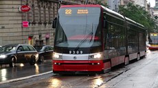 Havárie vodovodu v Je�né ulici v Praze. (4. srpna 2020)