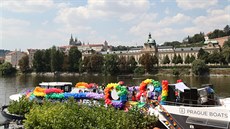 Letoní Prague Pride bez barevného prvodu.Hlavní ást festivalu byly výletní...