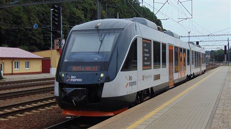 Motorová jednotka Alstom Lint 41 spolenosti Leo Express ve stanici Ústí nad...