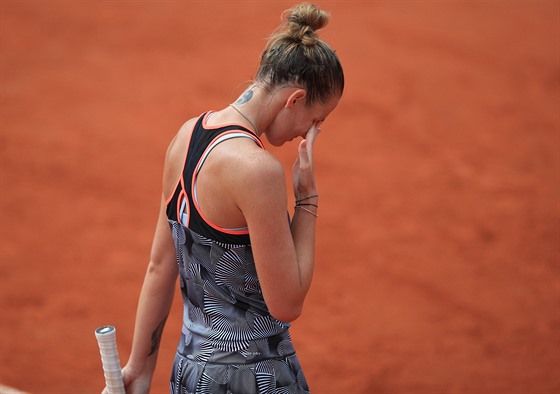 Kristýna Plíková smutní po nepodaené výmn v semifinále Prague Open.