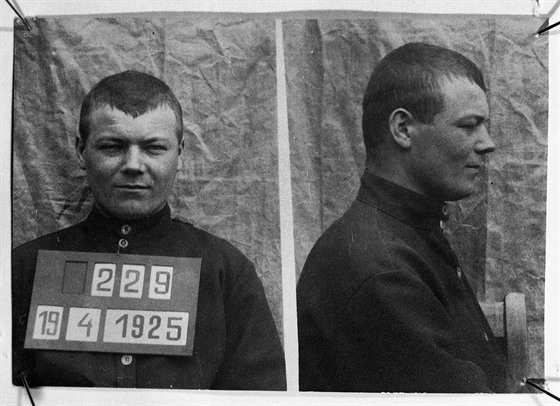 Policejní fotografie Martina Leciána z dubna 1925. O dva a pl roku pozdji...