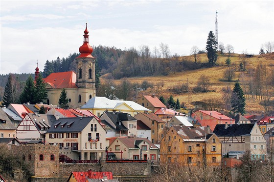 Jedna z dominant Beova nad Teplou, kostel sv. Jií, potebuje stejn jako...