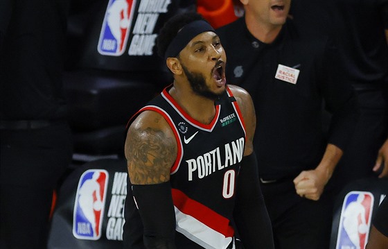 Carmelo Anthony z Portlandu oslavuje svou trefu proti Memphisu.