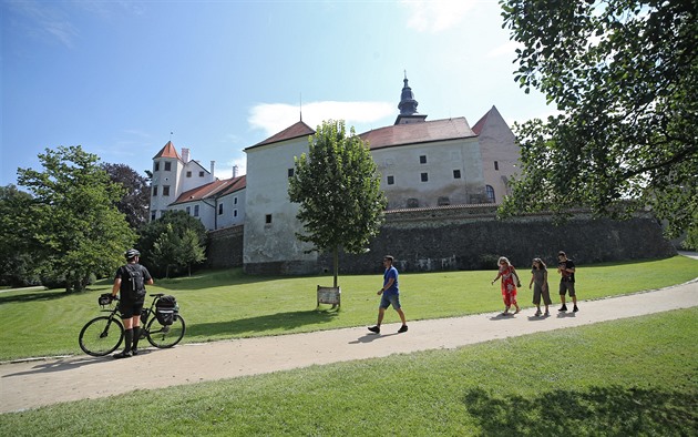Turistům je umožněno vypravit se na trasu s bytem posledního majitele zámku....