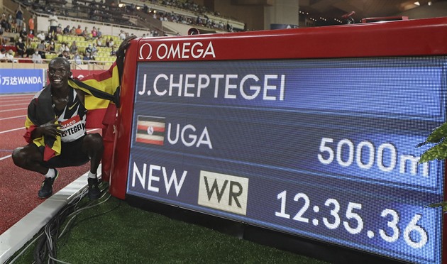 Cheptegei v Monaku překonal světový rekord na 5000 metrů, Vondrová pátá