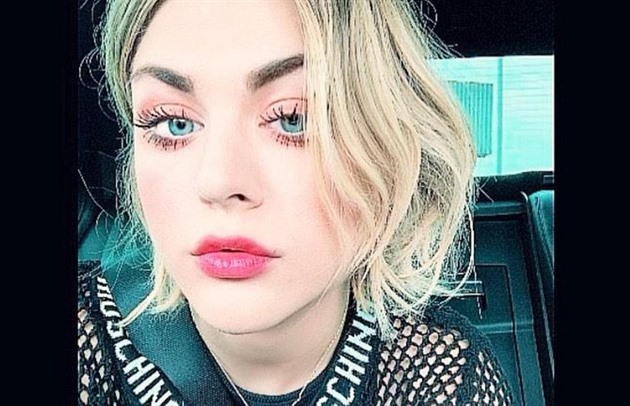 Dcera Kurta Cobaina se podruhé vdala, vzala si syna slavného skateboardisty