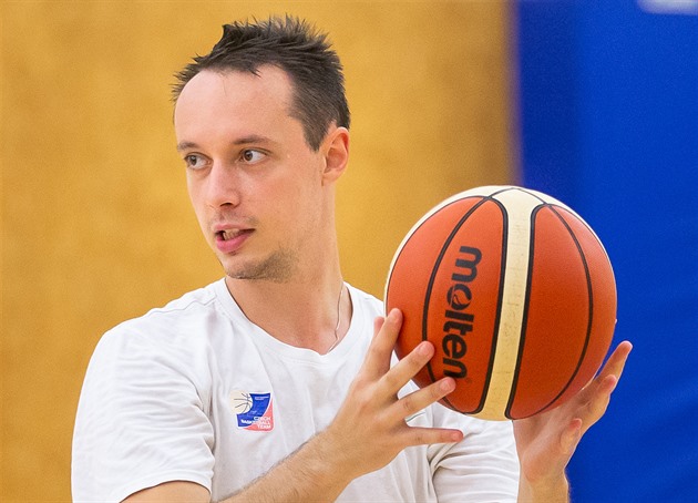 Děčín? Když se mu nedaří, soupeře aspoň seřeže, upozorňuje hradecký Šoula