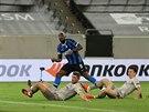 Romelu Lukaku stílí tvrtý gól Interu Milán v duelu se achtarem Donck.