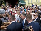 Lidé v Plzni vítají amerického ministra zahranií Mikea Pompea. (11. srpna 2020)