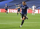 Mario Paali (Atalanta Bergamo) slaví gól do sít PSG ve tvrtfinále Ligy...