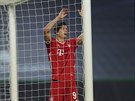 V SÍTI. Robert Lewandowski (Bayern) lituje nepromnné ance.