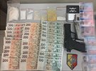 Policist v Praze dopadli dealera a zabavili 70 gram pervitinu, pistoli i...