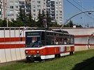 Tramvaj Tatra T6A5 íslo 8742 na výlukové lince 32 do Barrandova. (pozn. S...