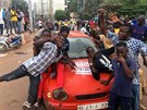 V Mali se vzbouili vojáci, co do ulic Bamaka vyrazili oslavit píznivci...