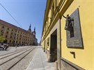 Pohled na Hanck kasrna. Ptipatrov rozlehl budova je v centru Olomouce...