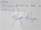 Ministr zahranií USA Mike Pompeo se na památku podepsal v Muzeu generála...