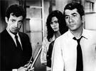 Jean-Paul Belmondo, Marie Versini a Daniel Gélin ve filmu Hoí v Paíi? (1966)
