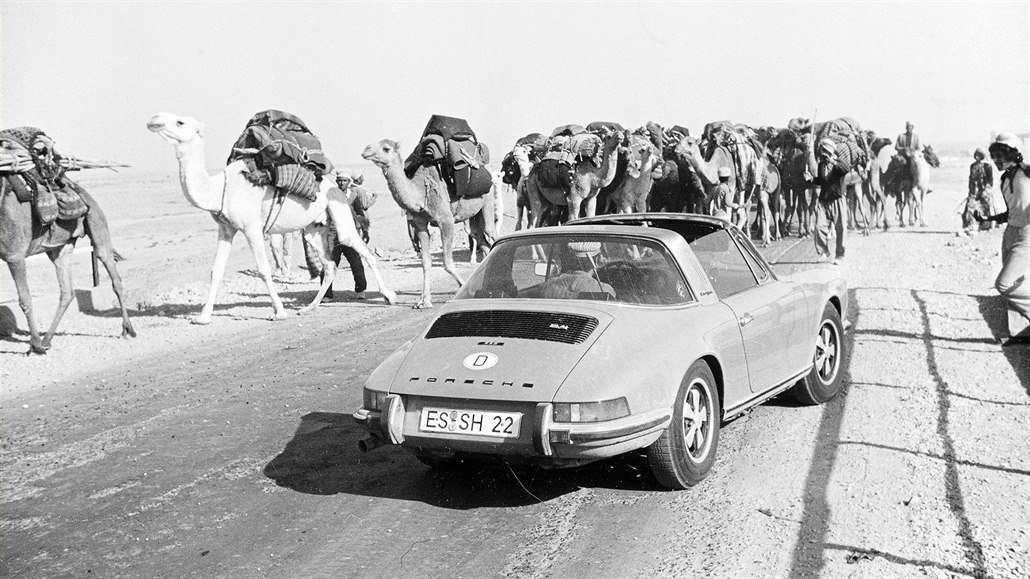 Porsche 911 S Targa na cestě do Afghánistánu v roce 1973