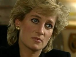 Princezna Diana během televizního rozhovoru s Martinem Bashirem pro BBC v...