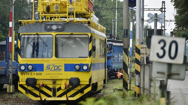 Vinou dopravn nehody byl eleznin provoz na trati Brno - Jihlava v seku Jihlava - Luka nad Jihlavou zastaven, byla zavedena nhradn autobusov doprava.