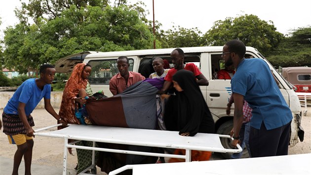 Na luxusn pmosk hotel v somlskm Mogadiu zatoili islmt ozbrojenci. (16. srpna 2020)