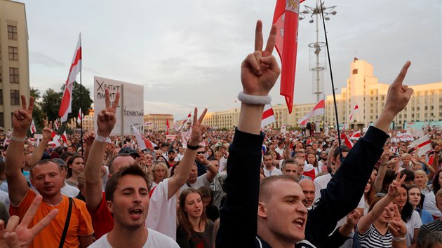 Blorusov v Minsku protestuj proti zmanipulovanm prezidentskm volbm. (18. srpna 2020)
