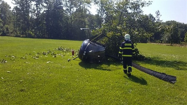 Při vzletu havaroval v zámeckém parku v Žamberku vrtulník. Cestovali v něm čtyři lidé, z toho dva nezletilí. Jeden člověk je lehce zraněný.  (13. srpna 2020)