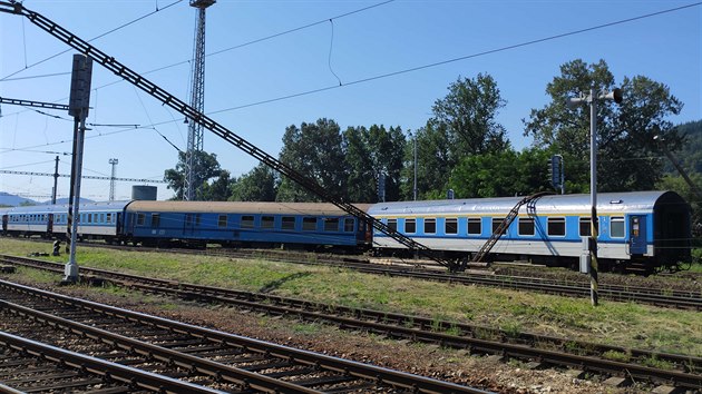Na nádraží v Tišnově na Brněnsku vykolejil při projíždění přes výhybku rychlík směřující z Prahy do Brna. Při incidentu se nikdo nezranil.