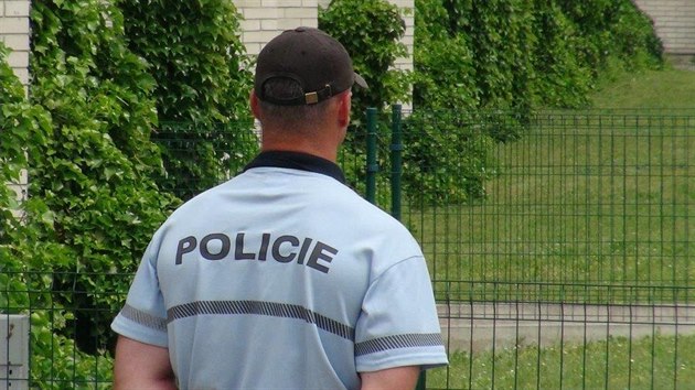 Policie a hasii zasahovali ped budovou Bezpenostn informan sluby kvli podezel zsilce. (7.6.2019)