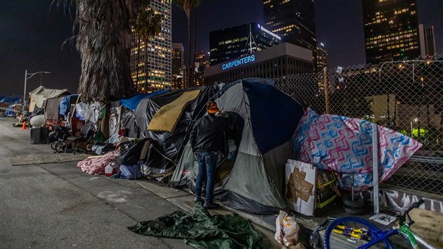 Tohle že je Amerika? Slavné ulice Los Angeles jsou dnes plné špíny a bezdomoveckých stanů. Připomínají spíše nechvalně proslulá místa ve třetím světě.
