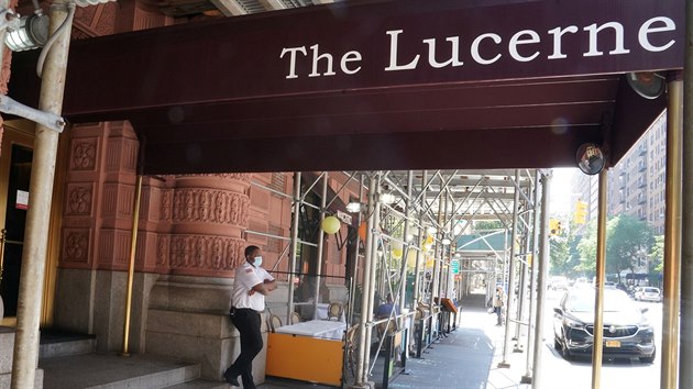 The Lucerne Hotel v oblasti Upper West Side na Manhattanu. (10. srpna 2020)