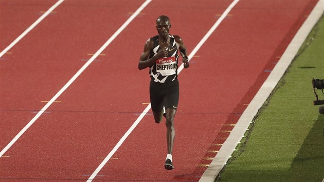 Ugandský běžec Joshua Cheptegei na Diamantové lize v Monaku zaběhl světový rekord na 5000 m.