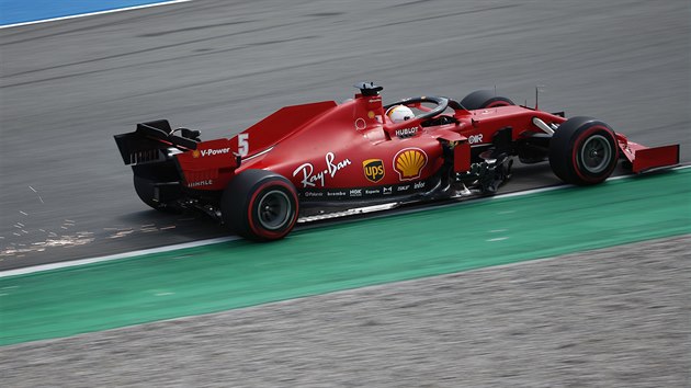 Sebastian Vettel z Ferrari v kvalifikaci Velk veny panlska F1.