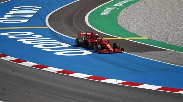 Charles Leclerc z Ferrari v kvalifikaci Velk ceny panlska F1.