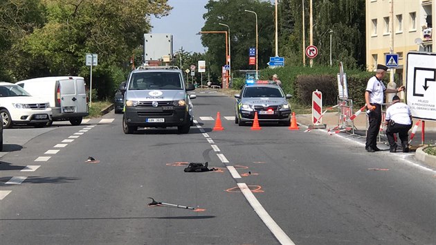 Chodce v Kladn pejelo auto, idi z msta nehody odjel. Pozdji se policistm sm piznal, ale odmtl orientan test na drogy. (12.8.2020)